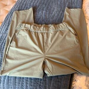 Vuori Pull-On Ankle Pant